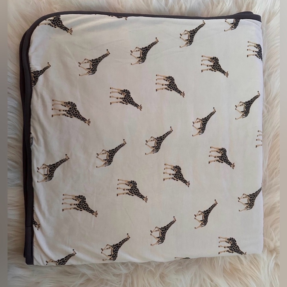 NWOT Kyte Baby Giraffe Quilted Baby Blanket 1 Tog